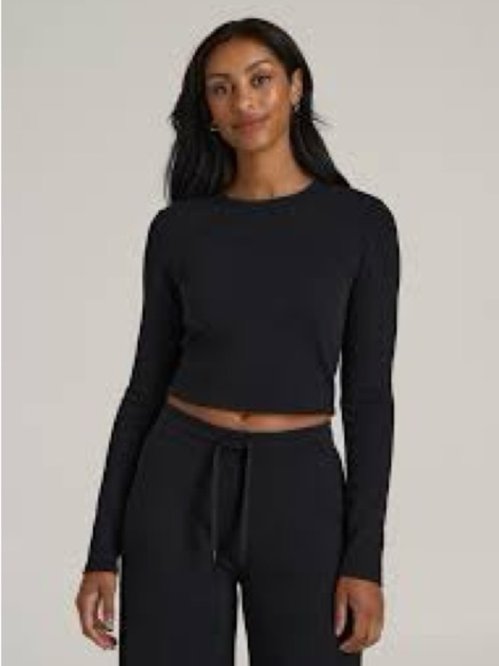 Everyday Black Cropped Long-Sleeve Tee